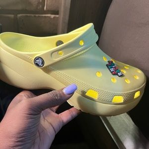 Size 10 stack yellow crocs gently worn